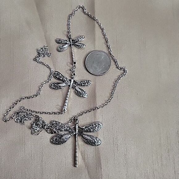 Asymmetrical 3 charm dragonfly boho necklace - Picture 2 of 3